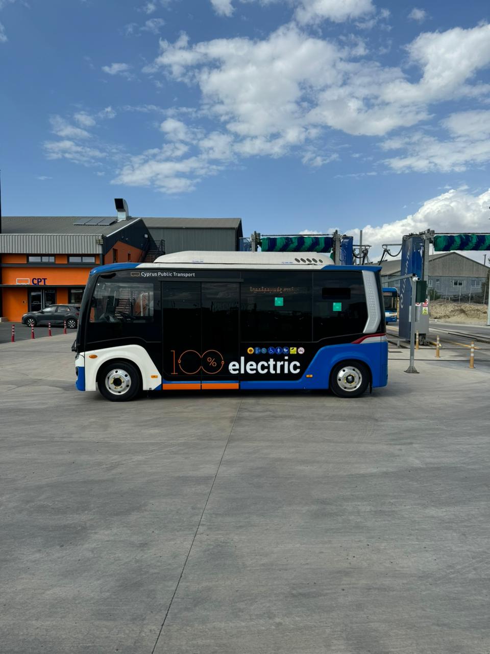 1305 e minibus pic4